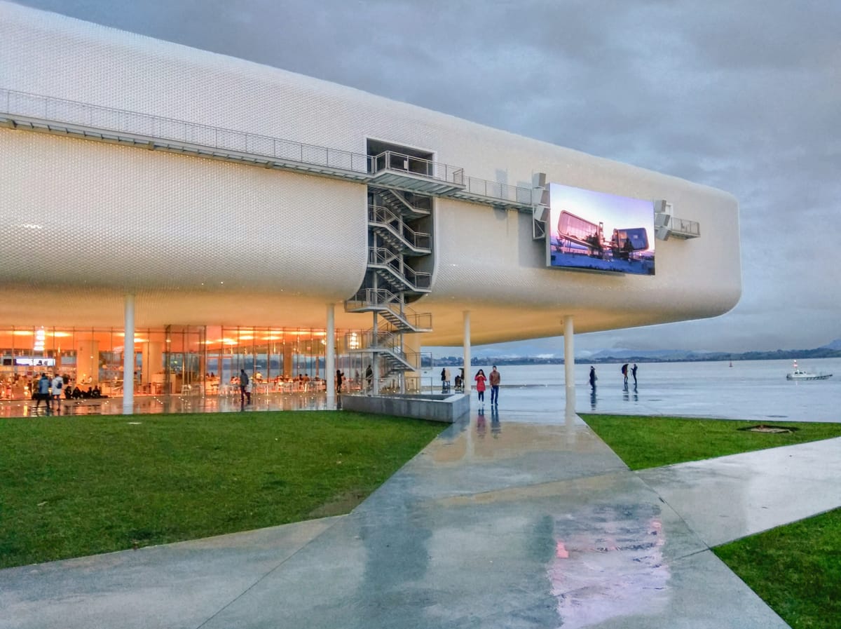 O Centro Botín, em Santander, visto de fora